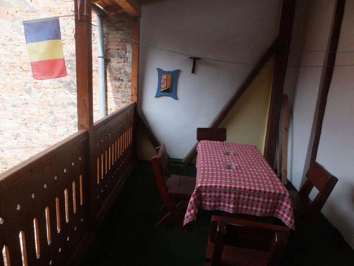 Blue House Apartment Sibiu Bagian luar foto